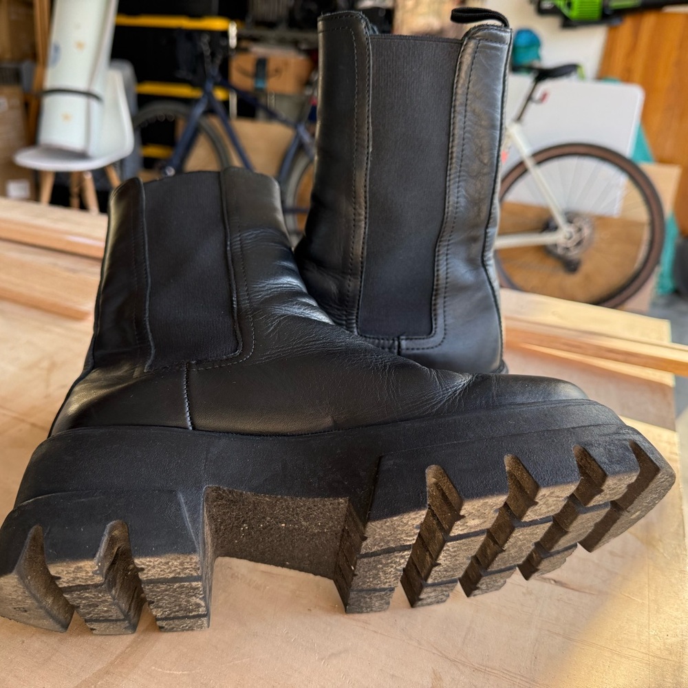 Thursday Boot Company Black Leather Women's Winter Boots